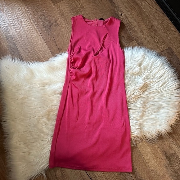 NBD Phoebe Mini Dress In Fuchsia - Picture 2 of 4